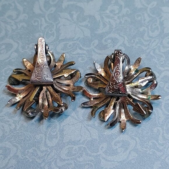 3/$30 Vintage 1930-40s Signed PAT 1967965 Clip Earrings Rhinestones Goldtone - Picture 5 of 8